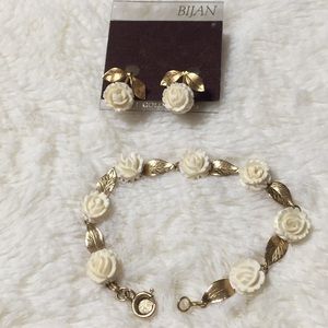 Super cute earrings and bracelet